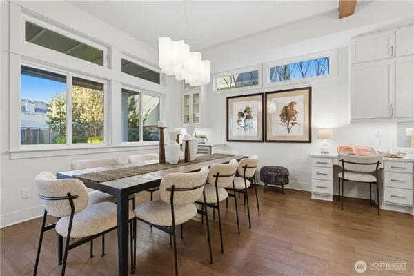 $1,999,995 | 260 Northeast Alder Street, Issaquah, WA 98027