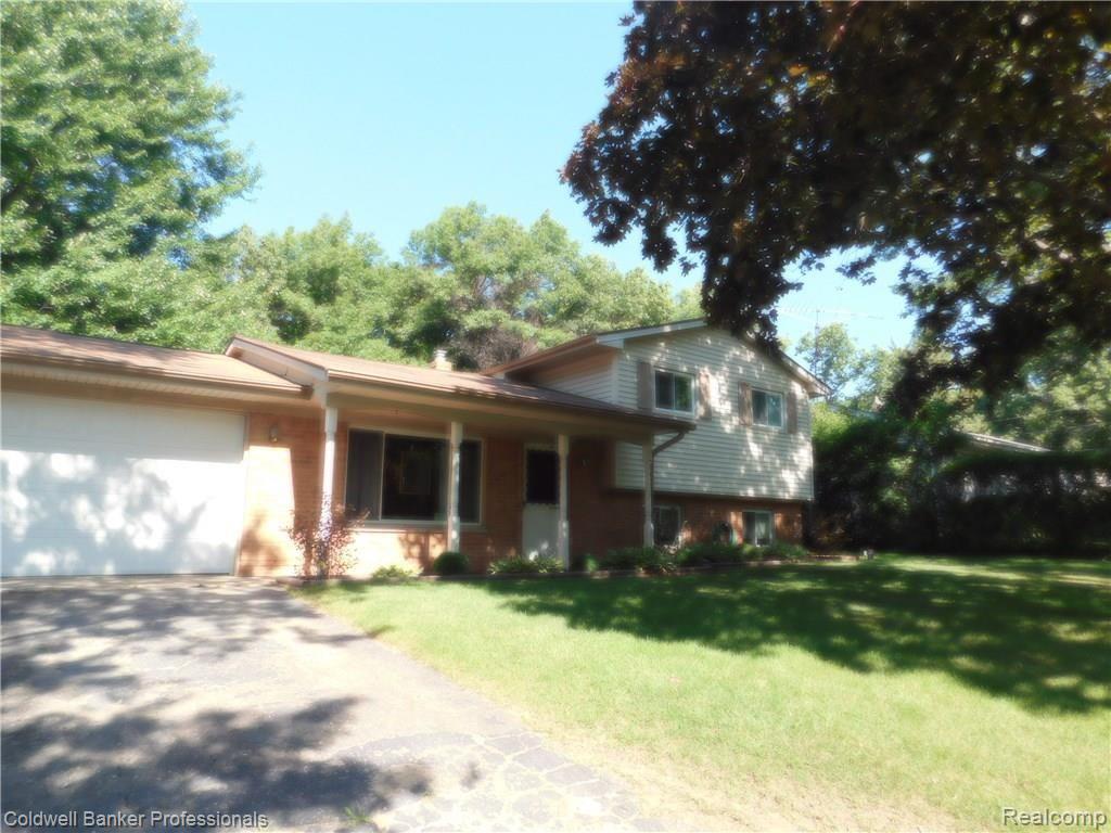 8979 Onandaga Road Clarkston, MI 48348 - Photo 11 of 24 DSCN0931.JPG