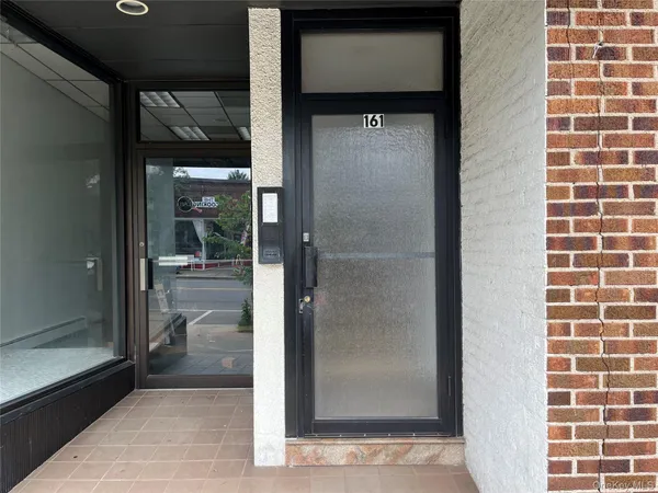 $3,000 | 161 Main Street, Unit A, Port Washington, NY 11050