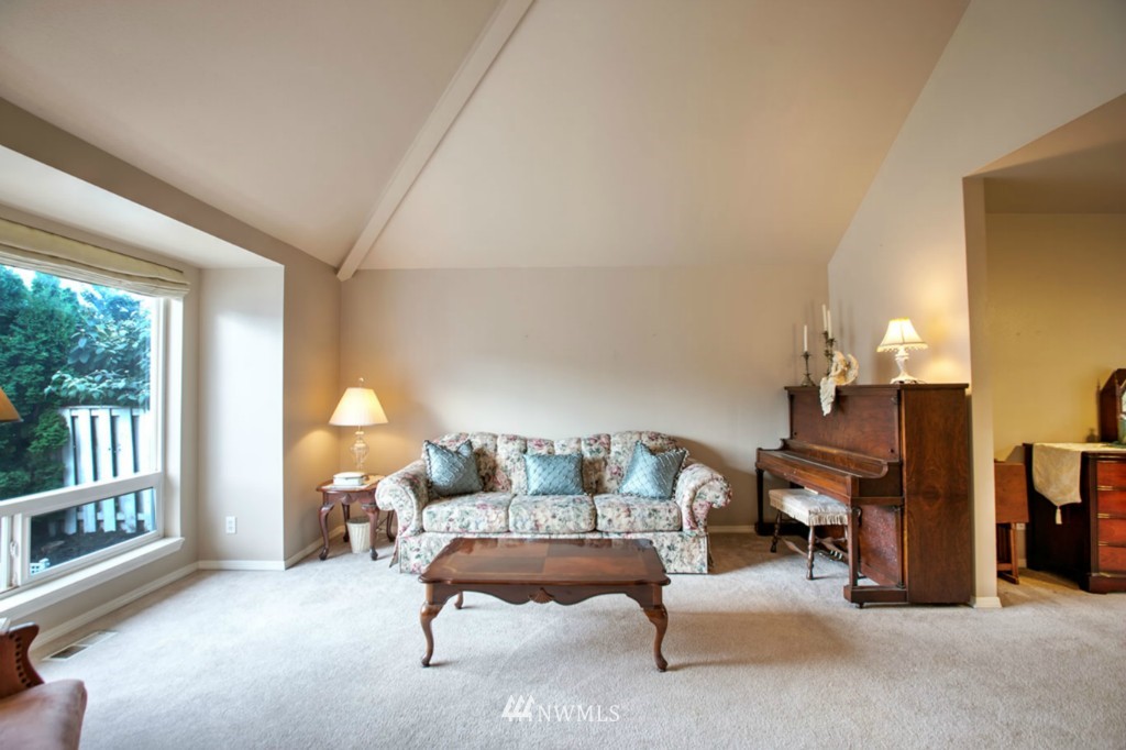 1016 North 28th Place Renton, WA 98056 - Photo 2 of 20 Gallery Image 2