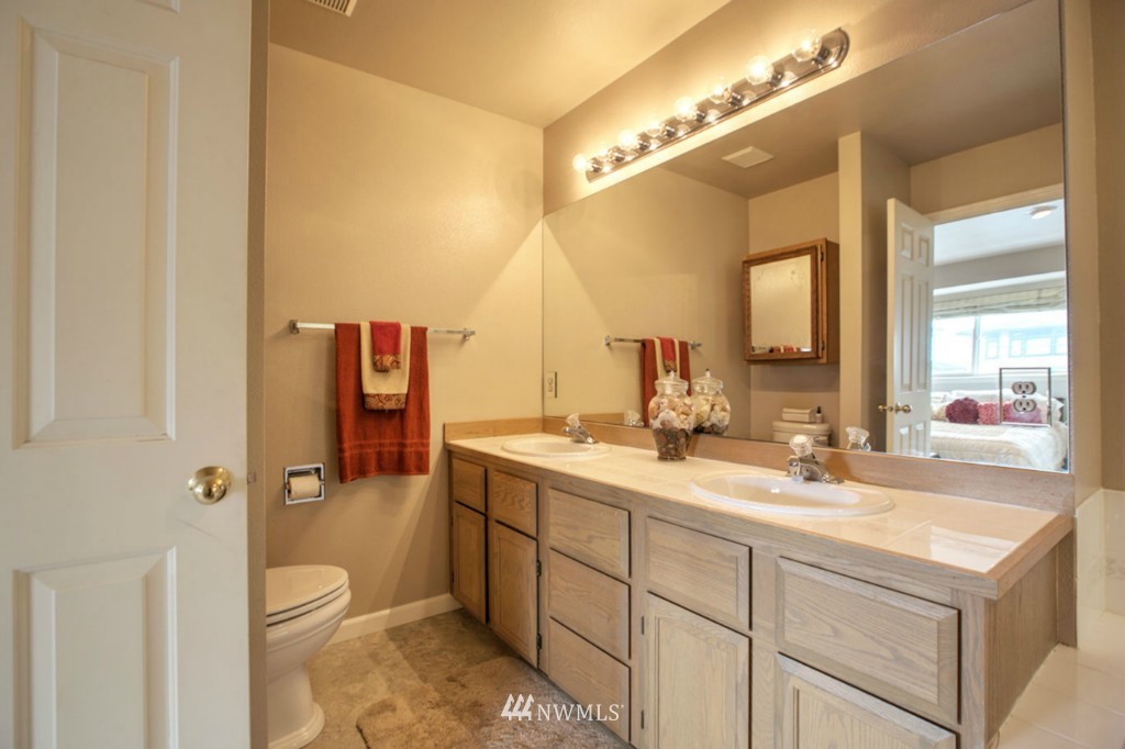 1016 North 28th Place Renton, WA 98056 - Photo 11 of 20 Gallery Image 11