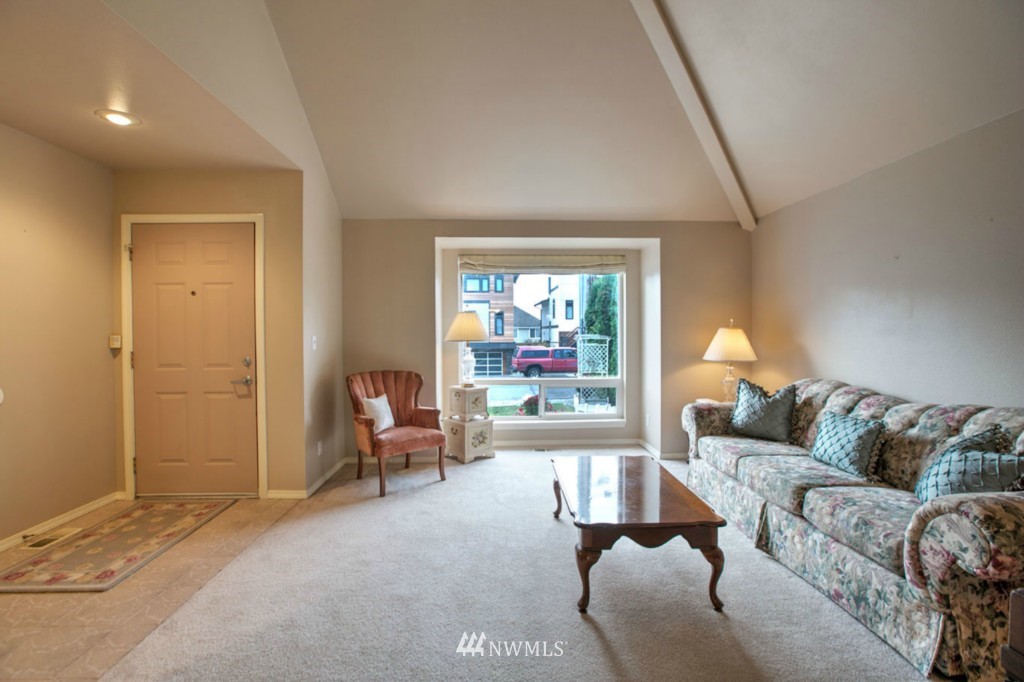1016 North 28th Place Renton, WA 98056 - Photo 3 of 20 Gallery Image 3