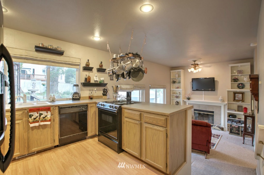 1016 North 28th Place Renton, WA 98056 - Photo 5 of 20 Gallery Image 5