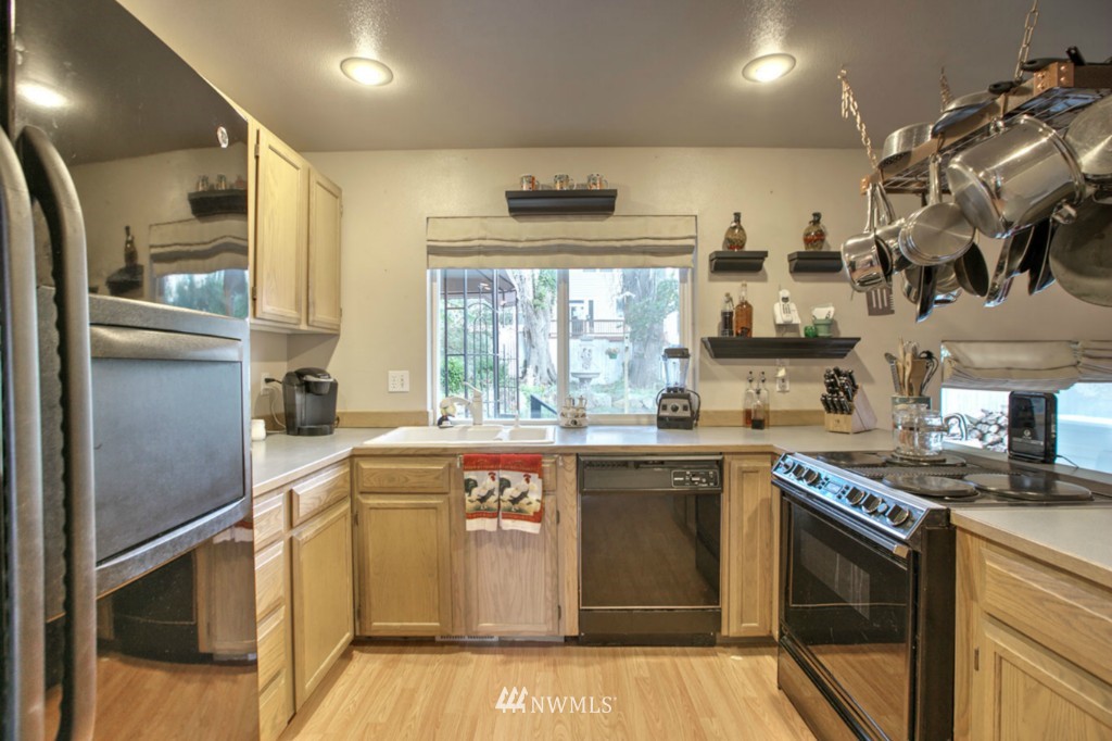 1016 North 28th Place Renton, WA 98056 - Photo 6 of 20 Gallery Image 6
