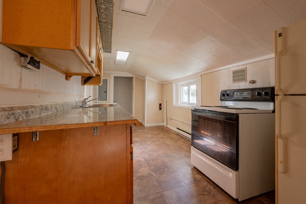 4033 Brookmont Road Pulaski, VA 24301 - Photo 19 of 58 Gallery Image 19