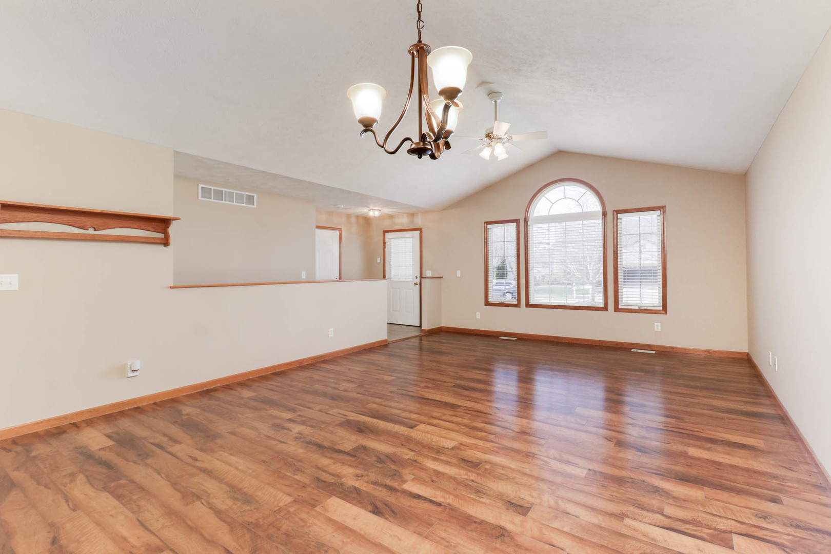 1407 Windham Hill Road, Unit 1407 Bloomington, IL 61704 - Photo 5 of 41