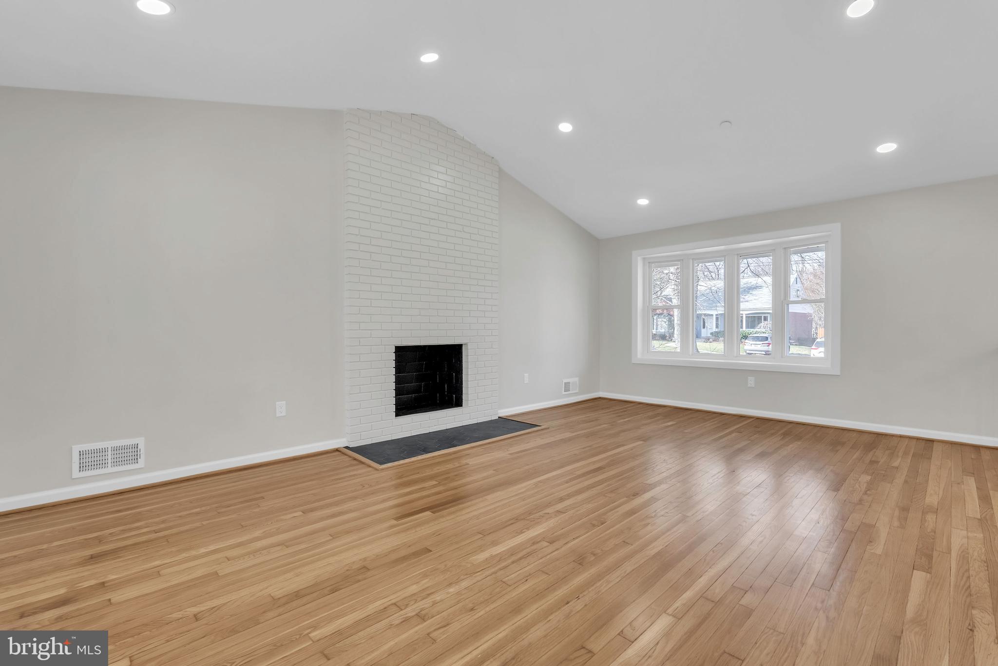 616 Hyde Road Silver Spring, MD 20902 - Photo 17 of 41