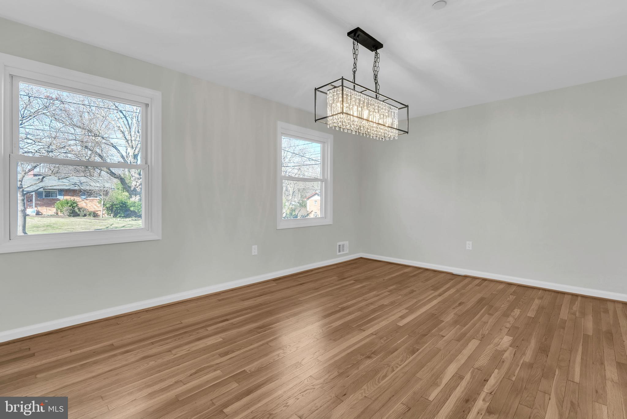 616 Hyde Road Silver Spring, MD 20902 - Photo 7 of 41