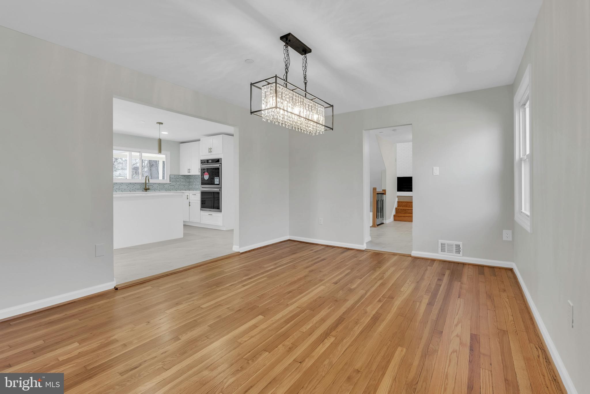 616 Hyde Road Silver Spring, MD 20902 - Photo 8 of 41