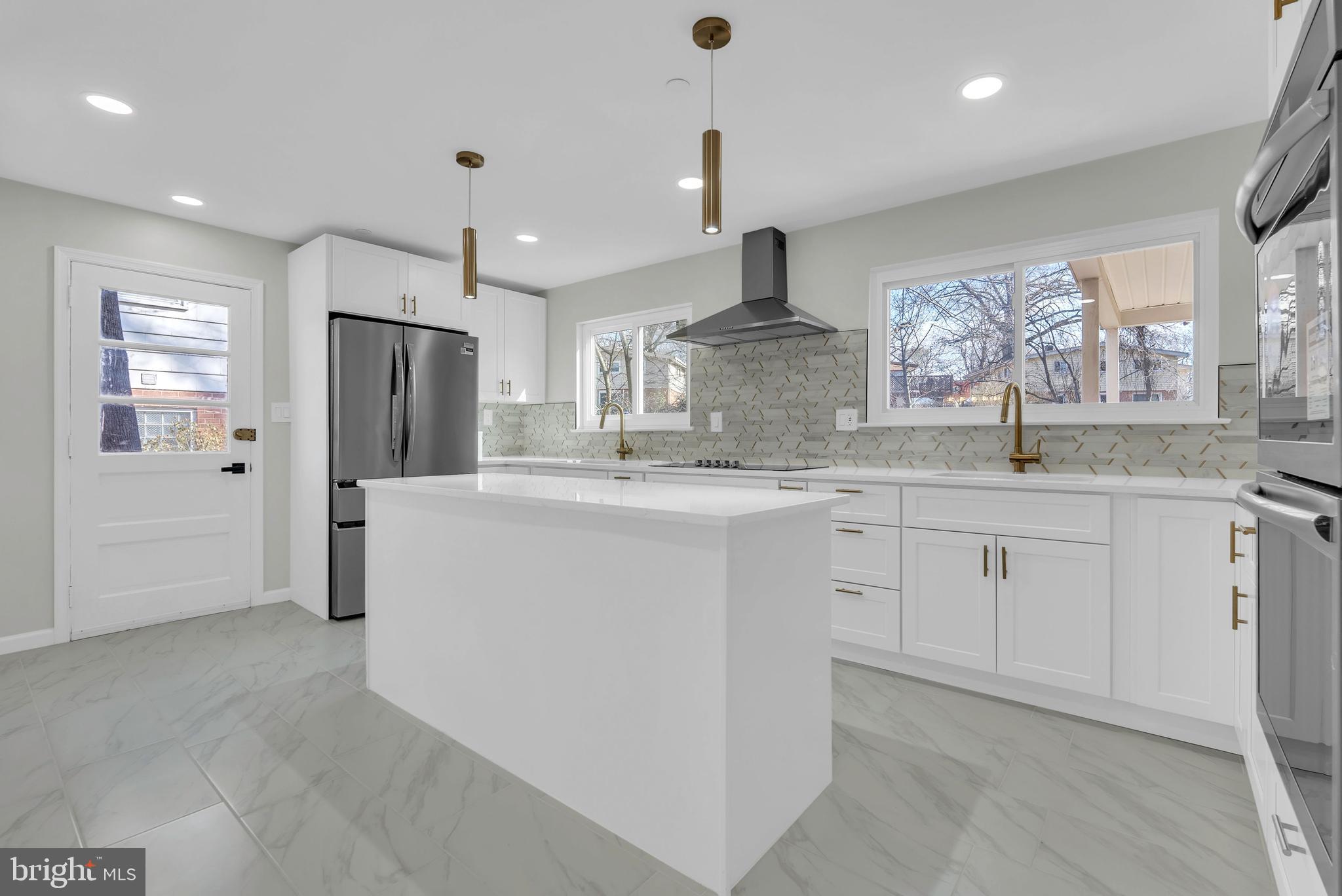 616 Hyde Road Silver Spring, MD 20902 - Photo 10 of 41