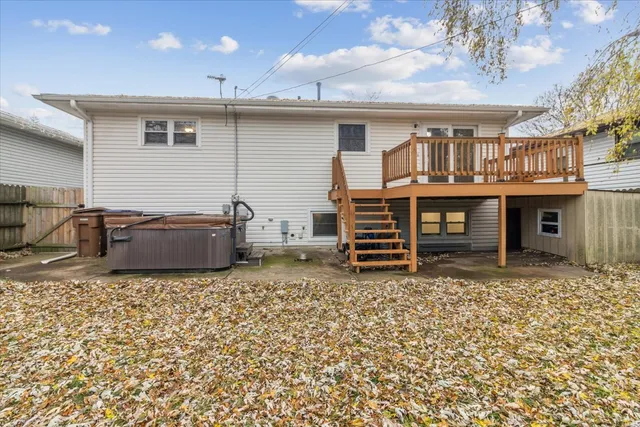 $400,000 | 26-w028 Prairie Avenue, Wheaton, IL 60187