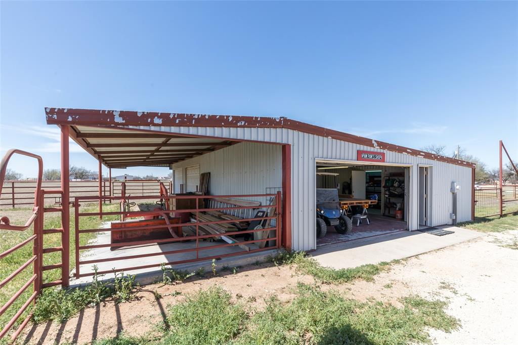 304 South Ave H Avenue Haskell, TX 79521 - Photo 33 of 38 a view of a roof deck
