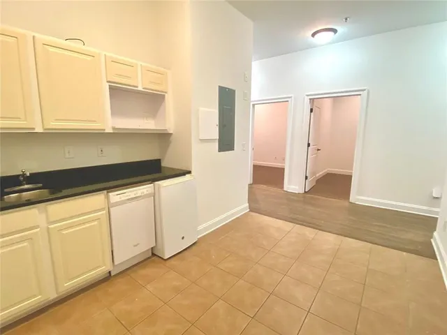 $2,900 | 3824 Highlands Parkway Southeast, Unit 9, Smyrna, GA 30082