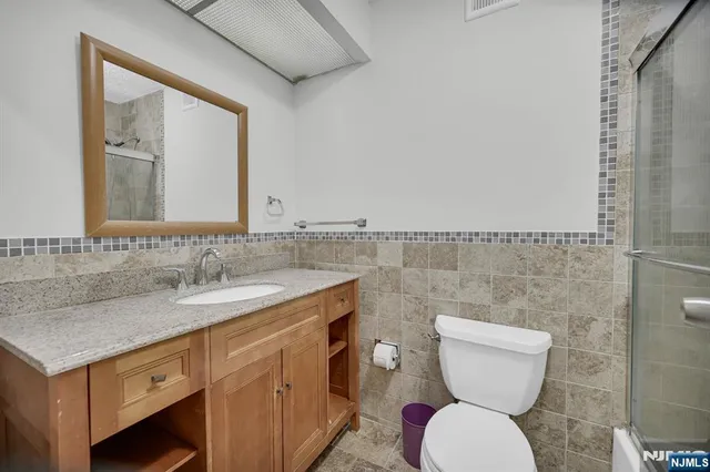 $549,000 | 300 Winston Drive, Unit C1601, Cliffside Park, NJ 07010