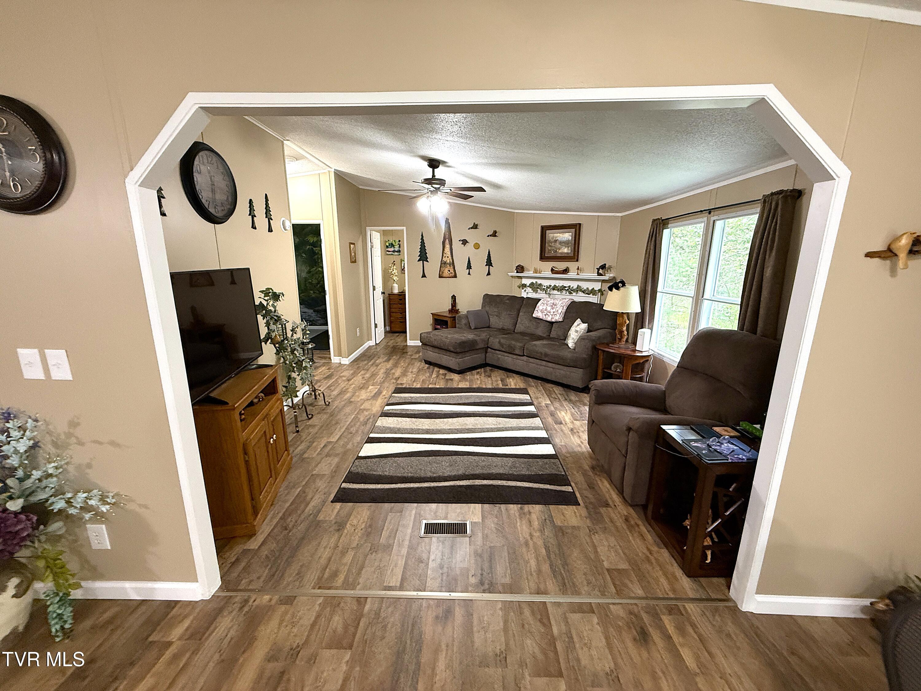 410 Angel Way Newport, TN 37821 - Photo 12 of 35 12