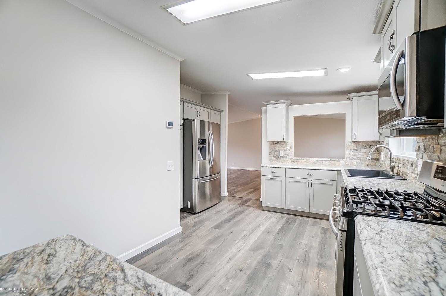 43231 Willow Road New Boston, MI 48164 - Photo 16 of 36 50102744-15.JPG