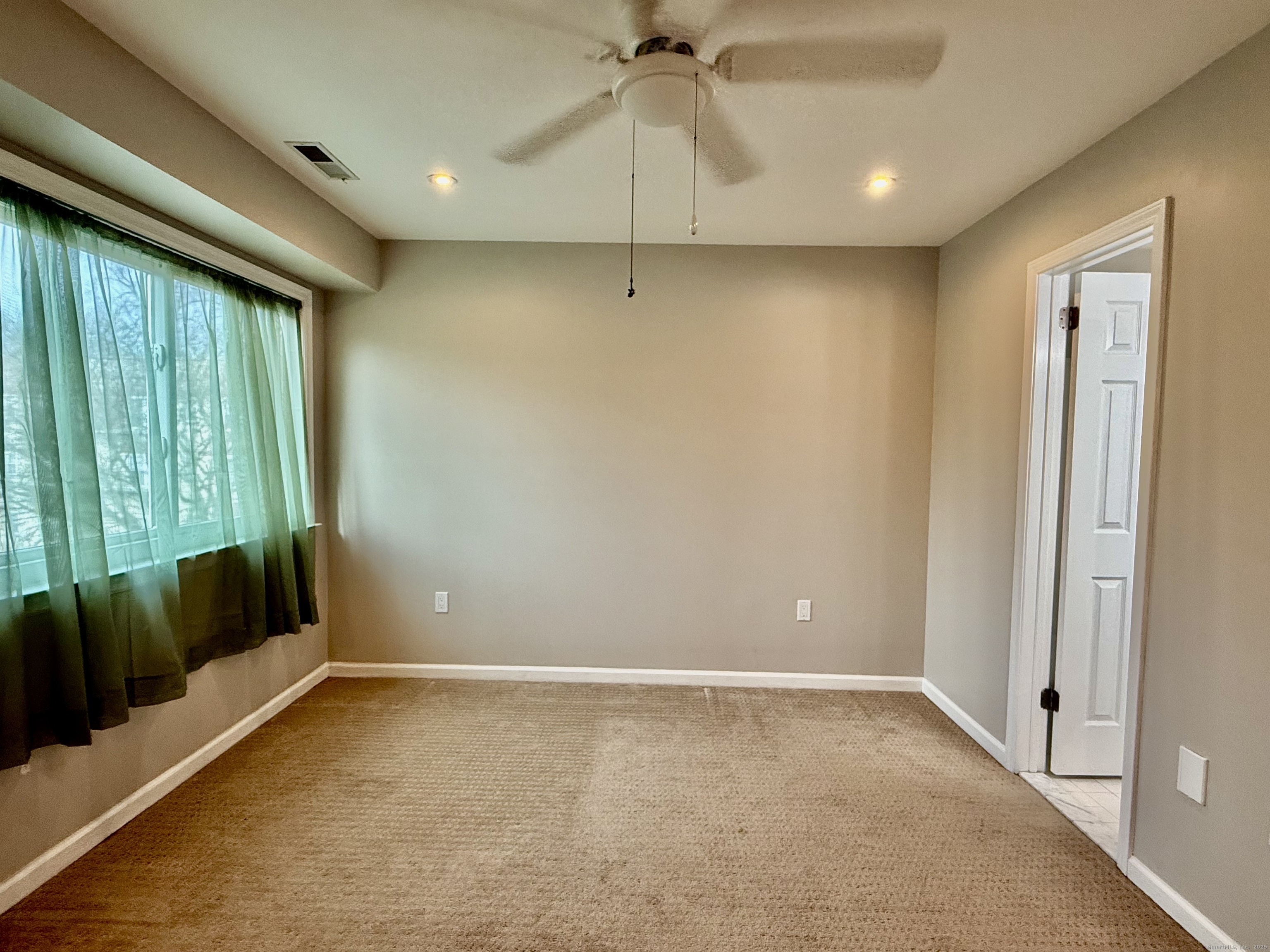 1900 Summer Street, Unit 15 Stamford, CT 06905 - Photo 24 of 34