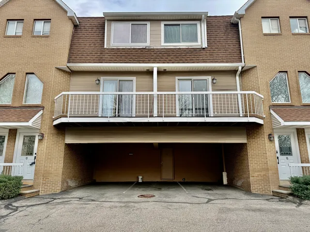 $3,475 | 1900 Summer Street, Unit 15, Stamford, CT 06905