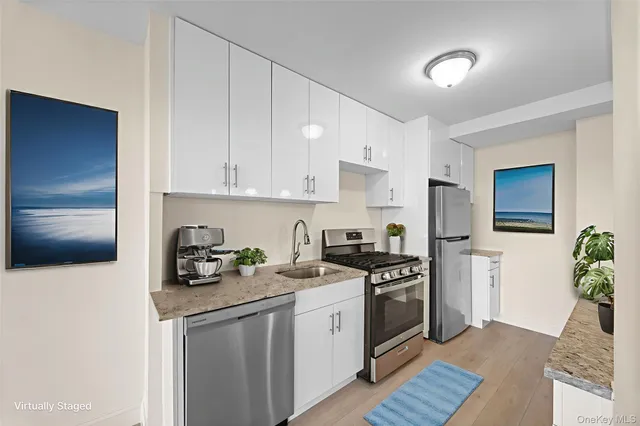 $375,000 | 820 Boynton Avenue, Unit 17B | Soundview