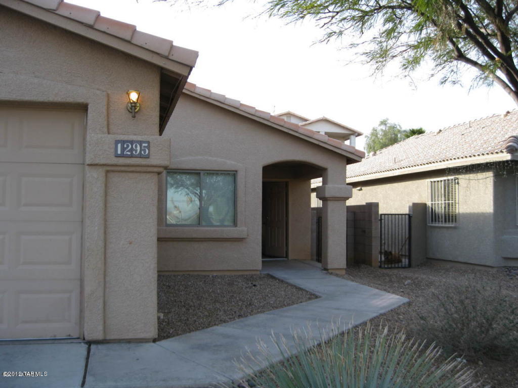 1295 North Wildcat Diers Road Tucson, AZ 85745 - Photo 1 of 4