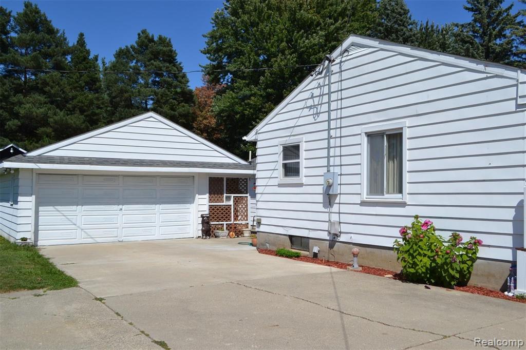 10069 Clark Road Davison, MI 48423 - Photo 37 of 53