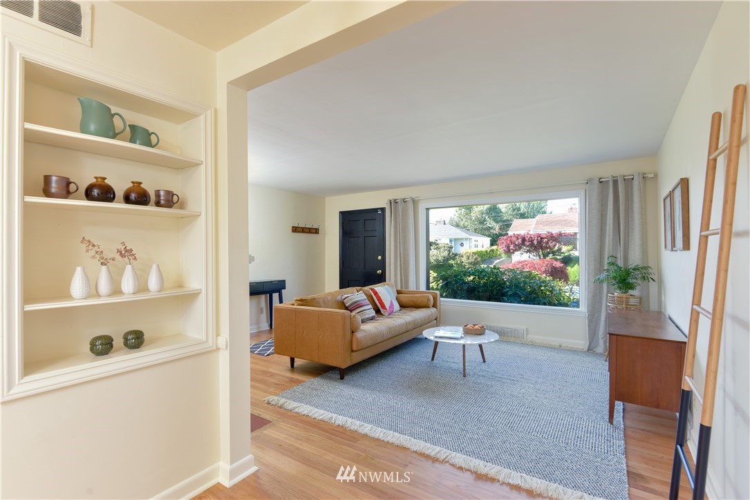 3925 Southwest Rose Street Seattle, WA 98136 - Photo 3 of 13 Gallery Image 3