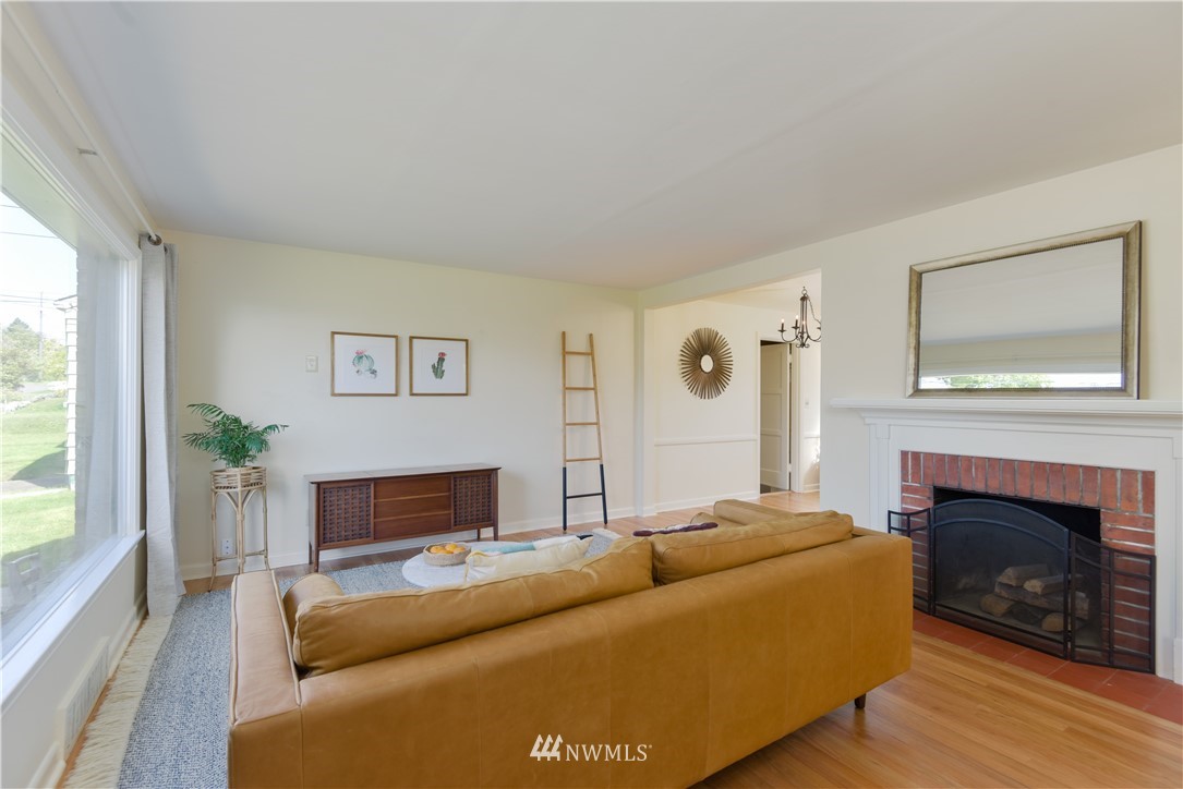 3925 Southwest Rose Street Seattle, WA 98136 - Photo 5 of 13 Gallery Image 5
