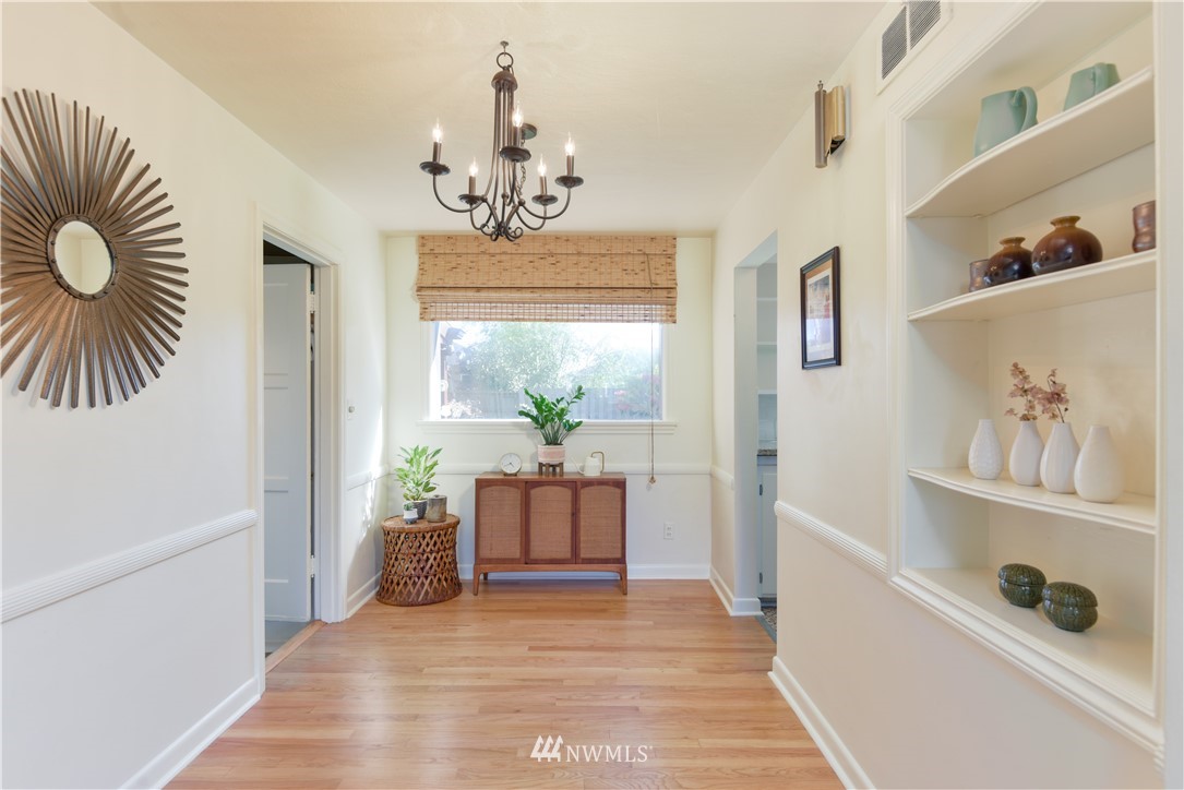 3925 Southwest Rose Street Seattle, WA 98136 - Photo 6 of 13 Gallery Image 6