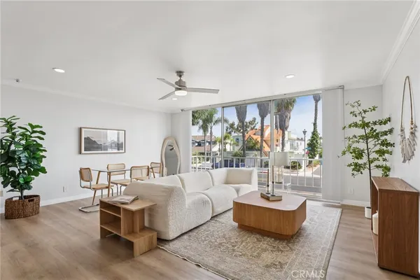 $699,999 | 383 Bay Shore Avenue, Unit 207, Long Beach, CA 90803