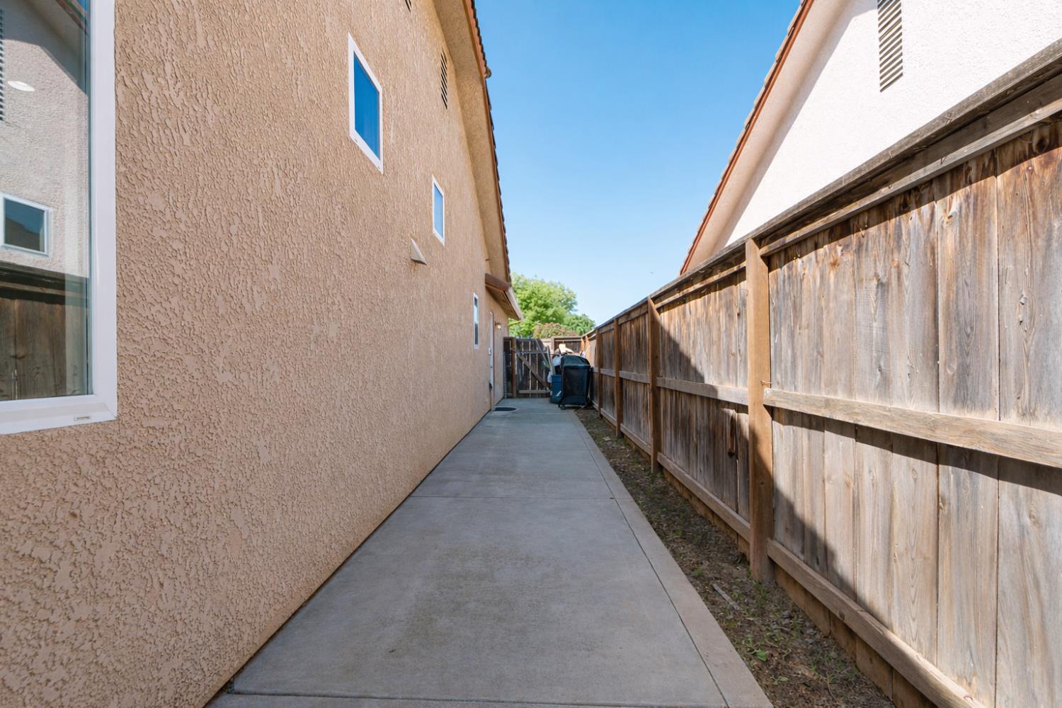 721 Via Cerioni Madera, CA 93637 - Photo 21 of 24 a view of balcony
