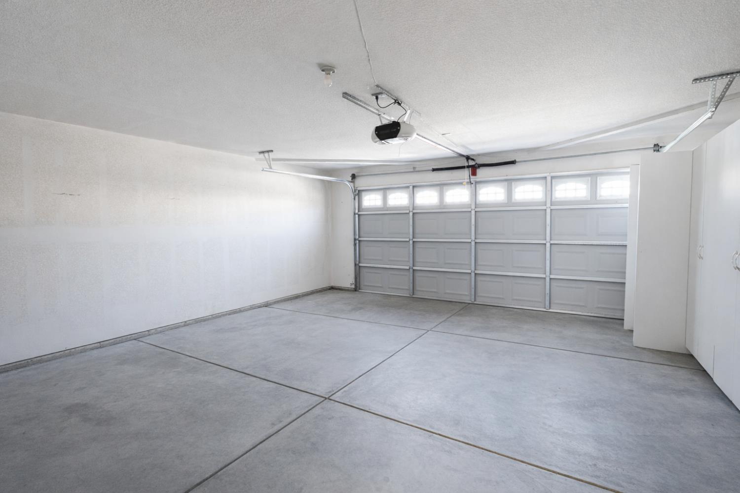 721 Via Cerioni Madera, CA 93637 - Photo 22 of 24 a view of a garage