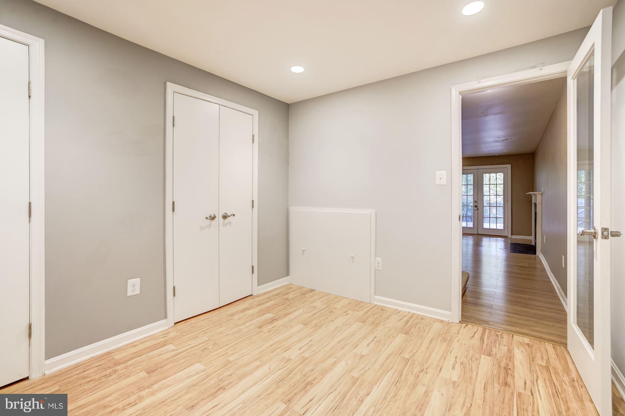 7320 Spring View Court Springfield, VA 22153 - Photo 25 of 30 Spacious office/den off Family Room!