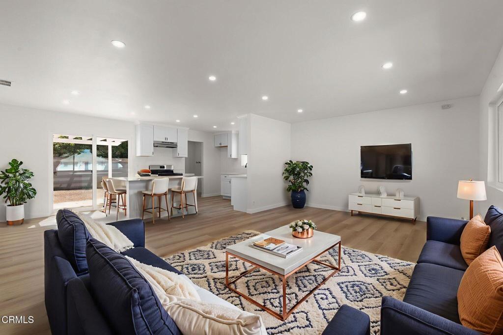 840 Morro Way Oxnard, CA 93033 - Photo 4 of 31 morro 4