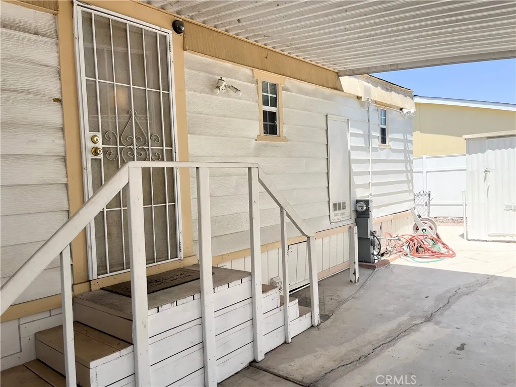 17700 Avalon, Unit 40 Carson, CA 90746 - Photo 30 of 33 a view of entryway