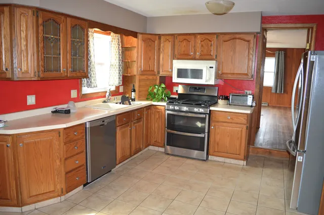 $399,900 | 1002 Ellen Avenue, Madison, WI 53716