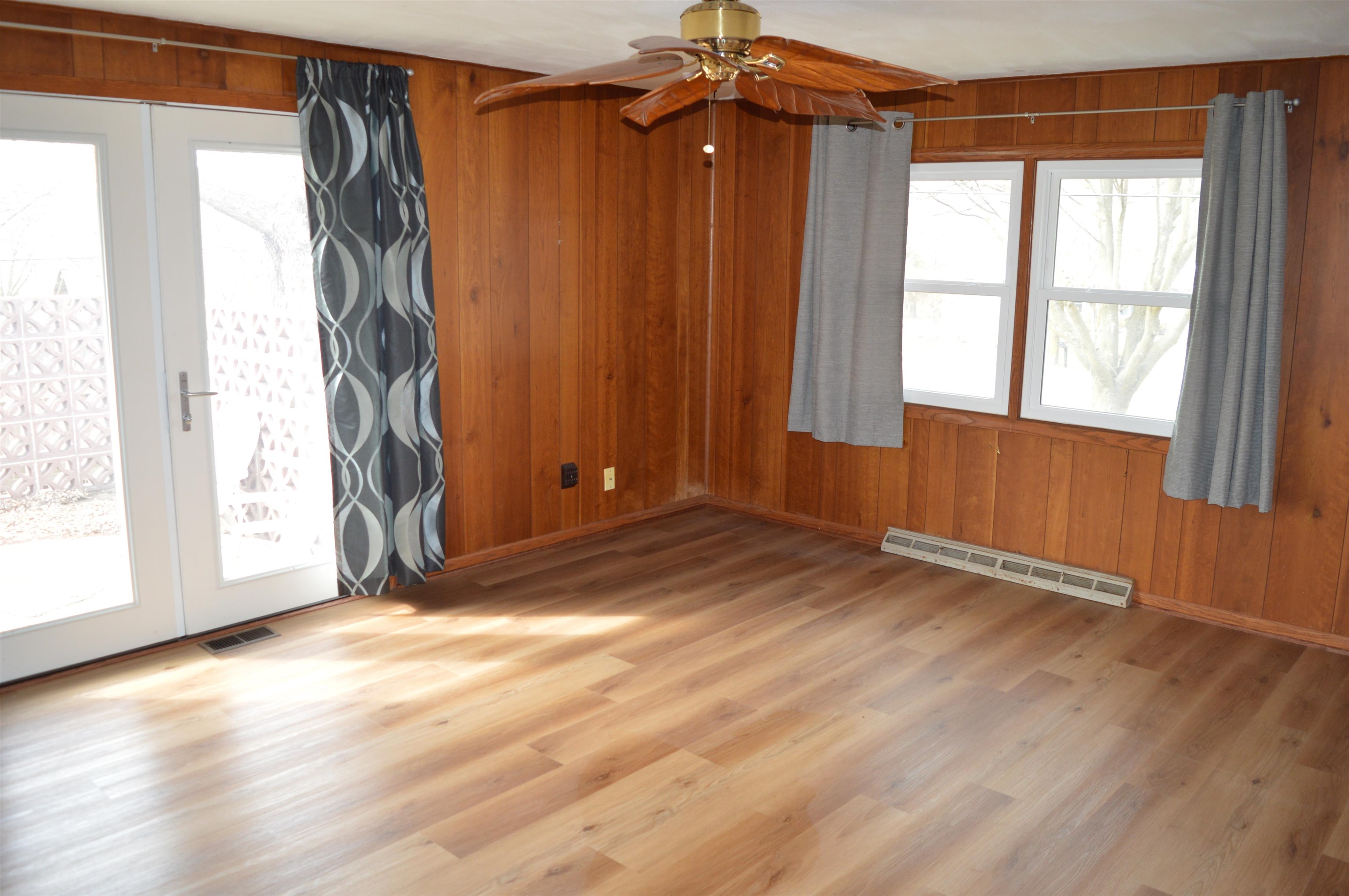 1002 Ellen Avenue Madison, WI 53716 - Photo 5 of 25