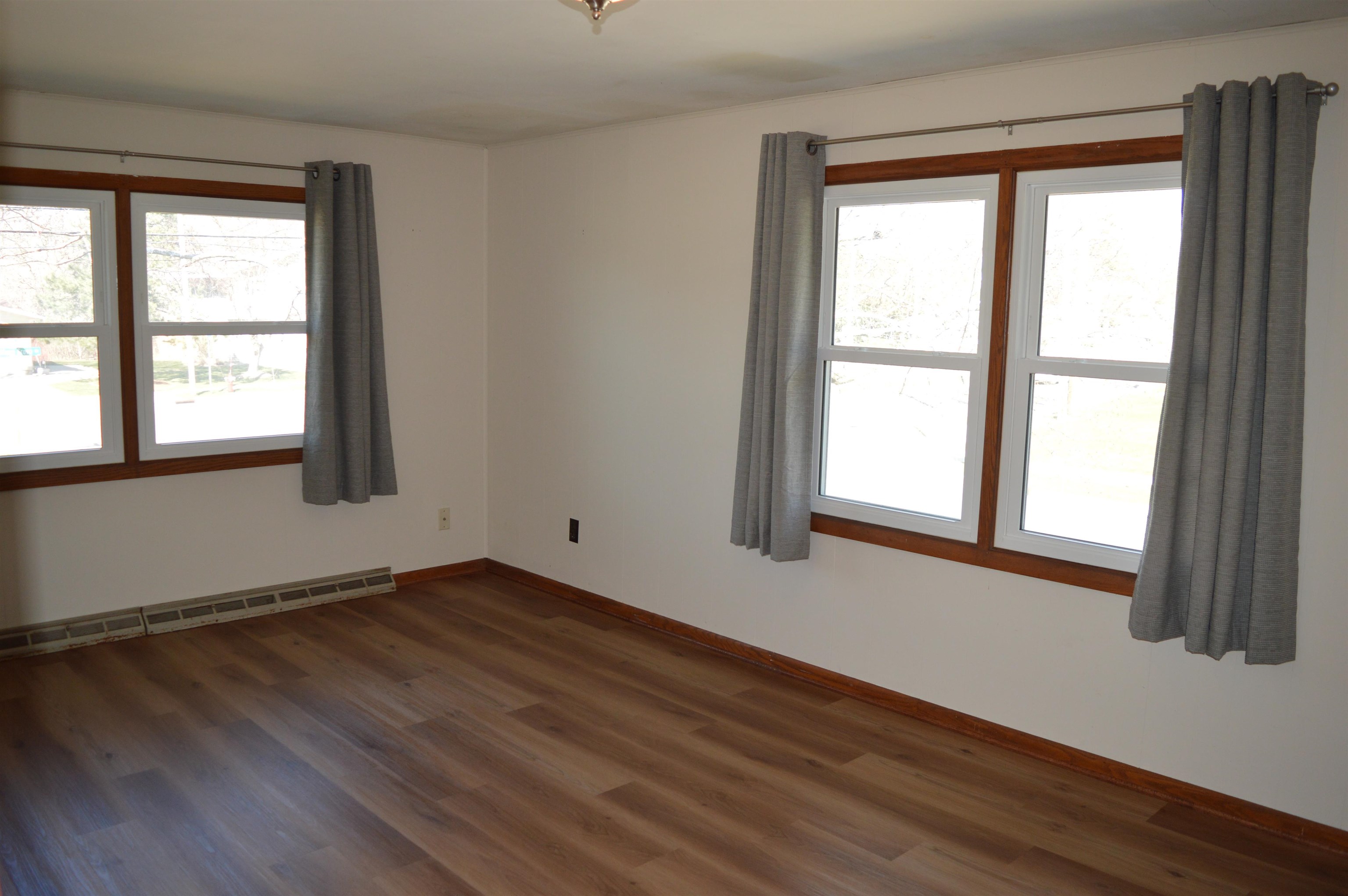 1002 Ellen Avenue Madison, WI 53716 - Photo 7 of 25