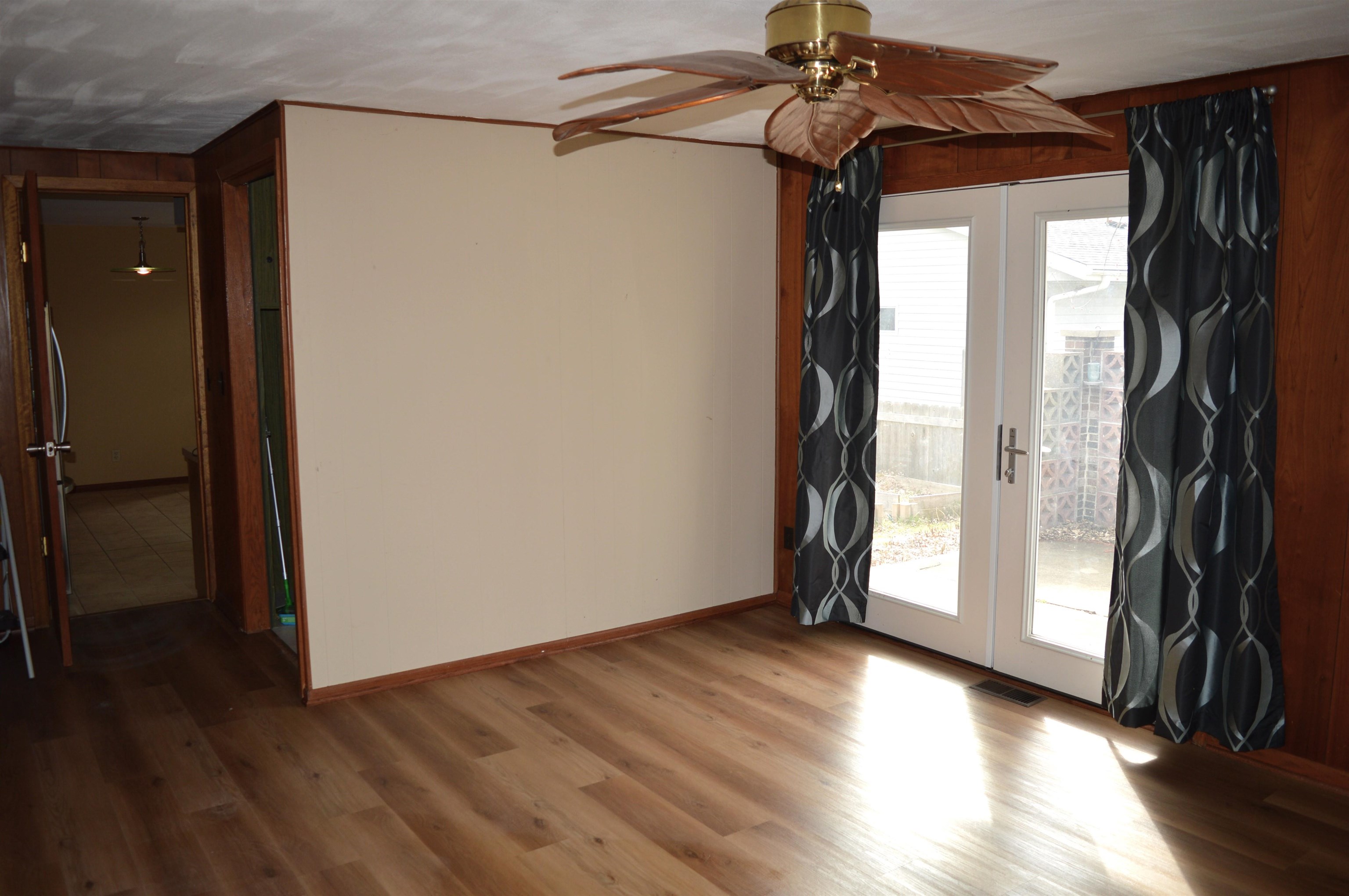 1002 Ellen Avenue Madison, WI 53716 - Photo 9 of 25