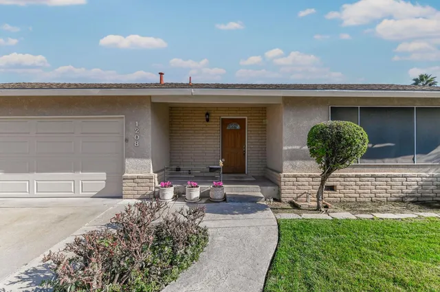 $469,996 | 1208 Ojai Lane, Modesto, CA 95355