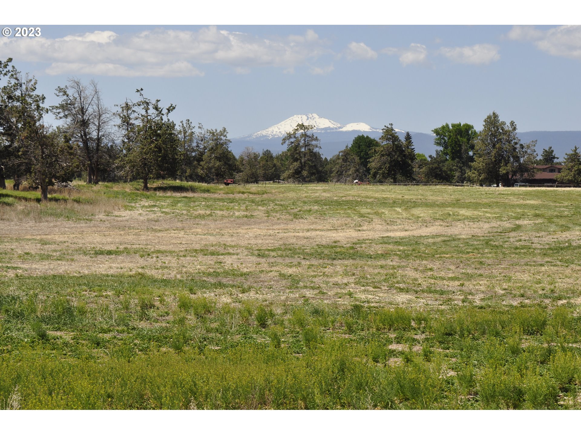 64320 Deschutes Market Road Bend, OR 97701 - Photo 6 of 20 a view of a field