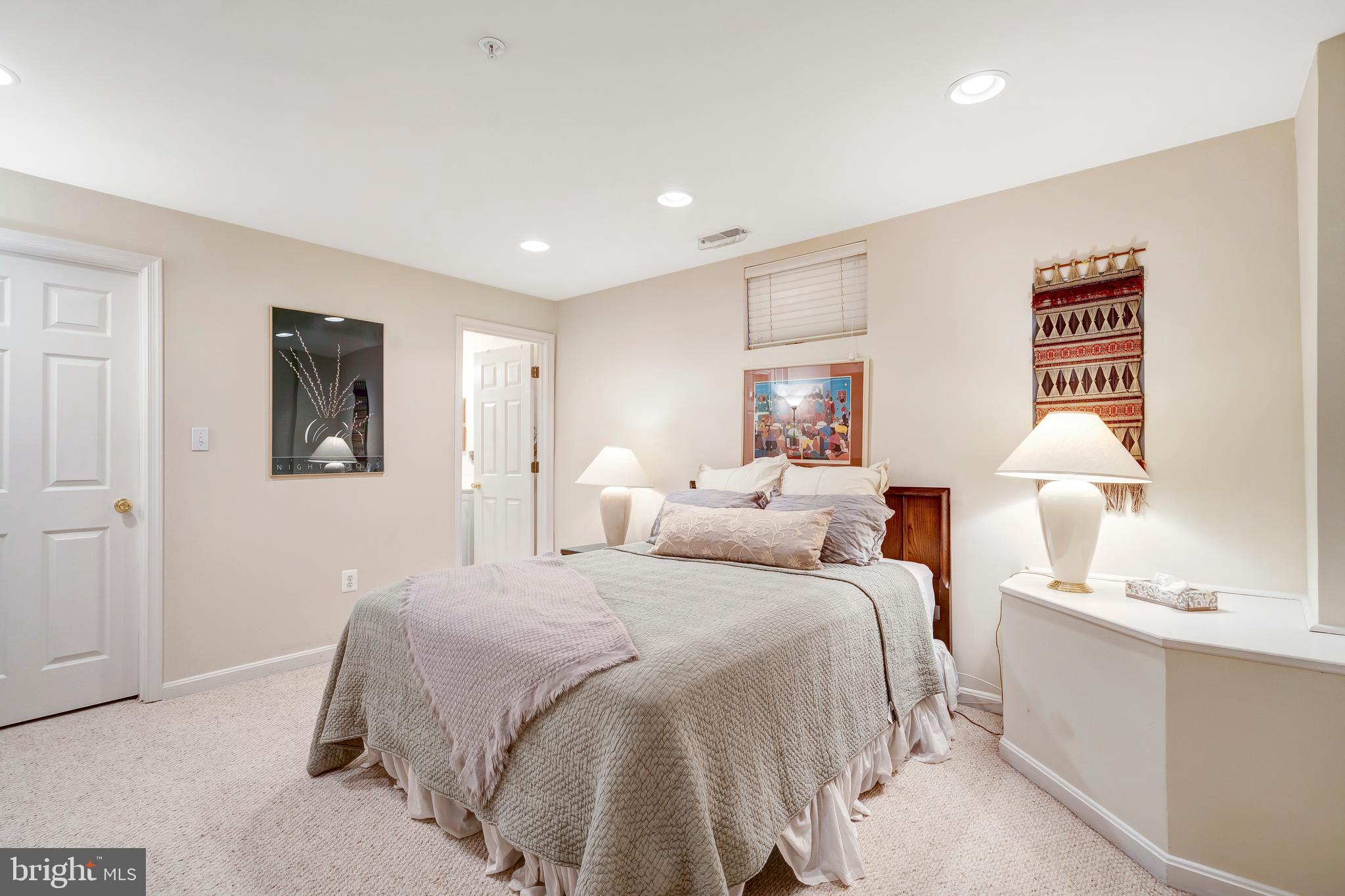 11022 Hemingway Court Silver Spring, MD 20902 - Photo 23 of 32 Large space with en-suite bath.