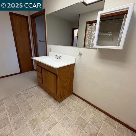$5,000 | 2150 Whyte Park Avenue, Walnut Creek, CA 94595