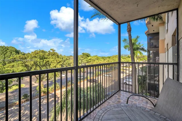 $135,000 | 5570 Northwest 44th Street, Unit 401A, Lauderhill, FL 33319