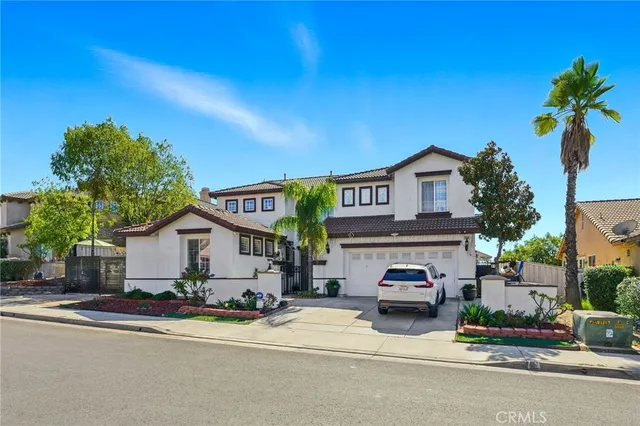 a view of a garden with plants