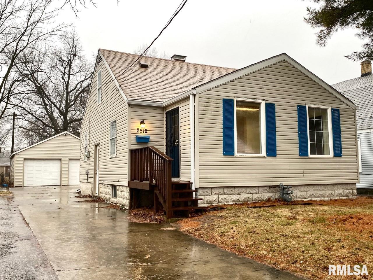 2512 East Keys Avenue Springfield, IL 62702 - Photo 1 of 41