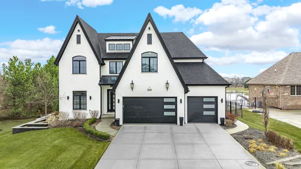 $995,000 | 22303 Majestic Lane, Frankfort, IL 60423