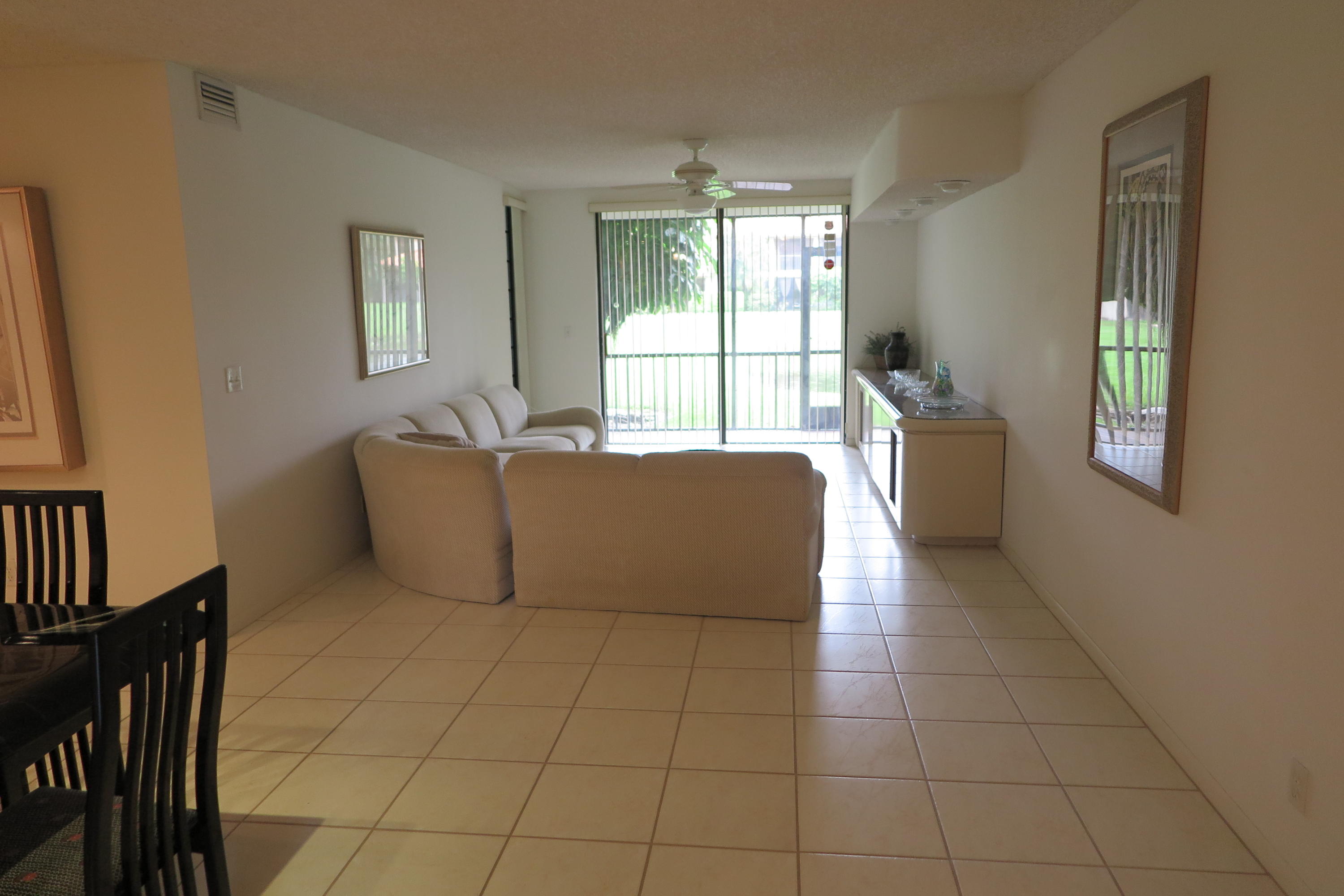 7875 La Mirada Drive Boca Raton, FL 33433 - Photo 4 of 16 Living room