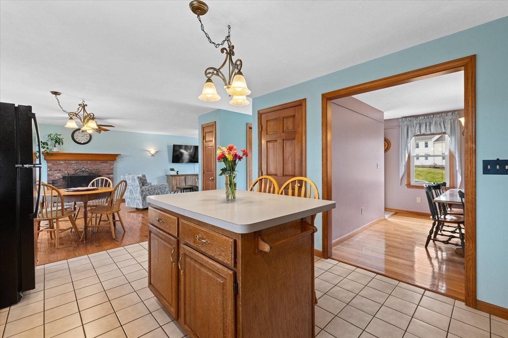 18 Prouty Lane Rutland, MA 01543 - Photo 5 of 40