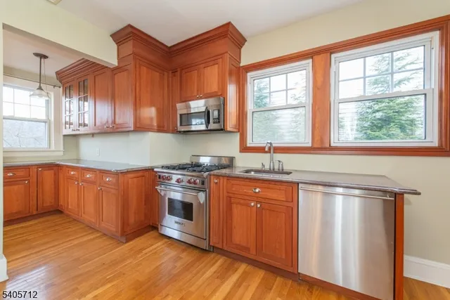 $6,500 | 479 Grove Street, Montclair, NJ 07043