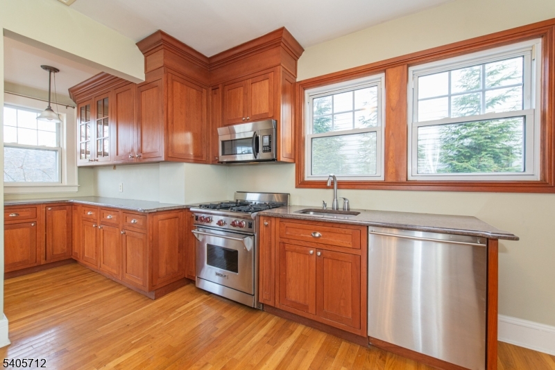 479 Grove Street Montclair, NJ 07043 - Photo 6 of 24